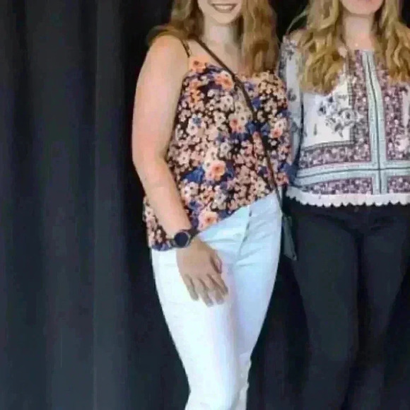 Forever 21 Flower Blouse - Picture 5 of 5